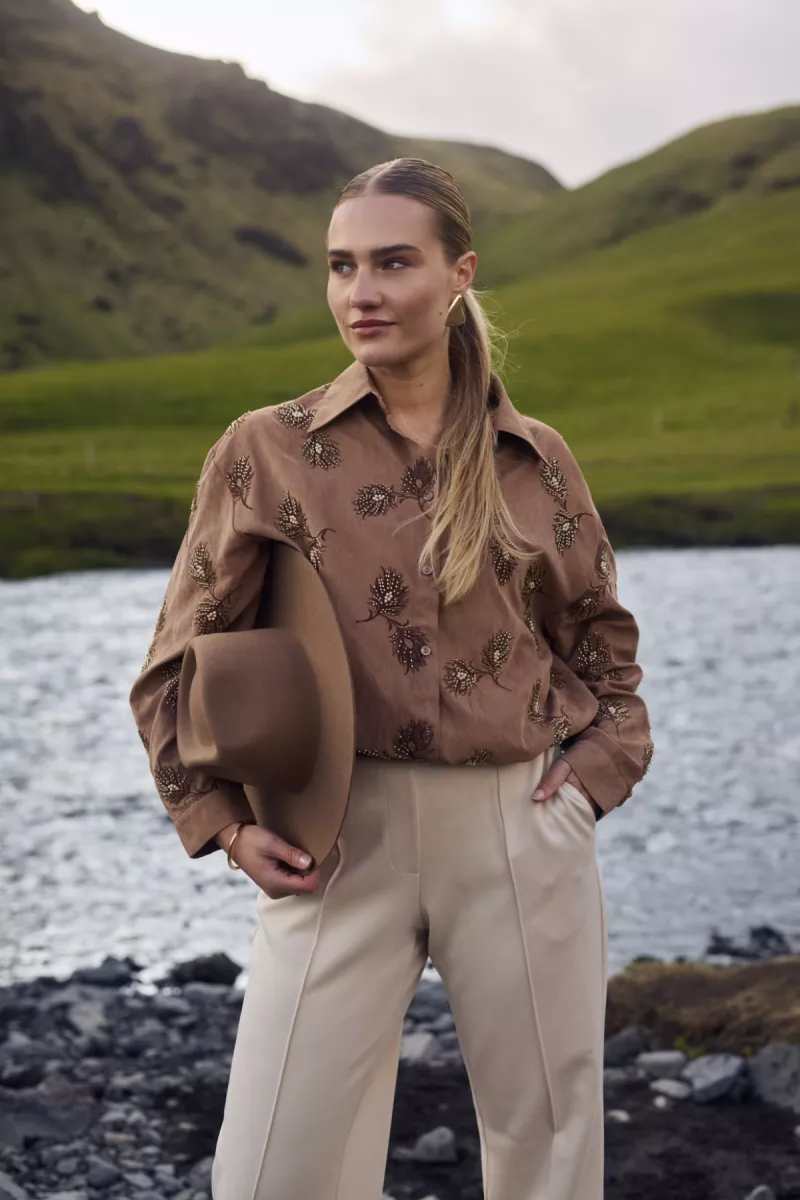 NUKUS-Iris-NKF02078-64 camel-CAMEL