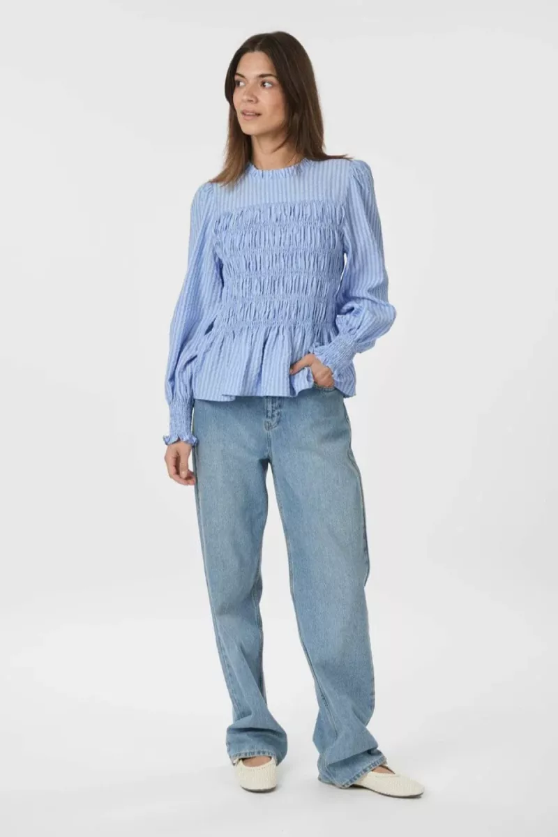 neo-noir-possa-twist-stripe-blouse-166412-145-light-blue-licht-blauw-2 Neo Noir-Possa Twist Stripe Blouse-166412-145 Light Blue-LICHT BLAUW