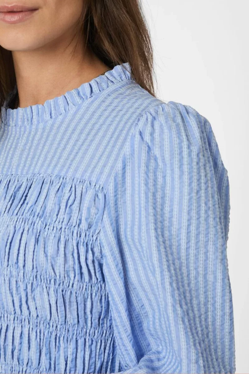 neo-noir-possa-twist-stripe-blouse-166412-145-light-blue-licht-blauw-3 Neo Noir-Possa Twist Stripe Blouse-166412-145 Light Blue-LICHT BLAUW