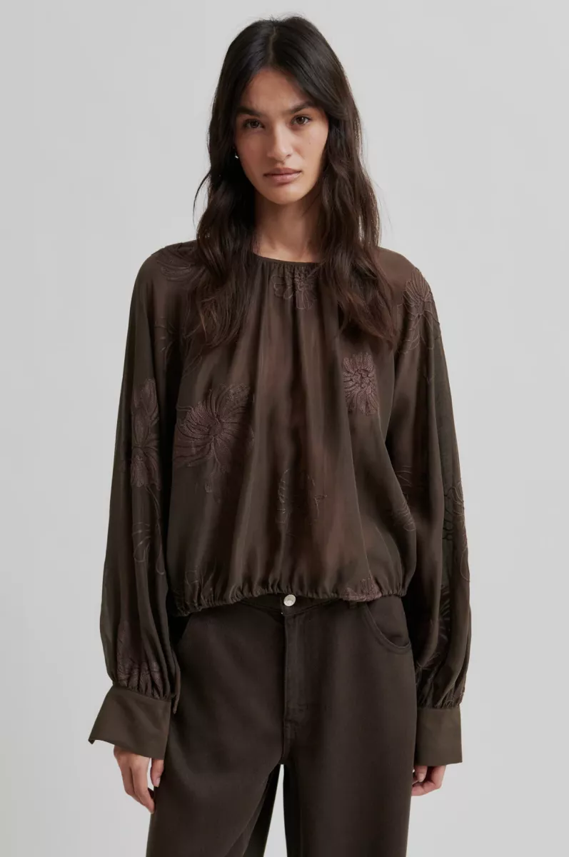 Second Female-Blouse LM-Veria Blouse-6103 Delicioso-DONKER BRUIN