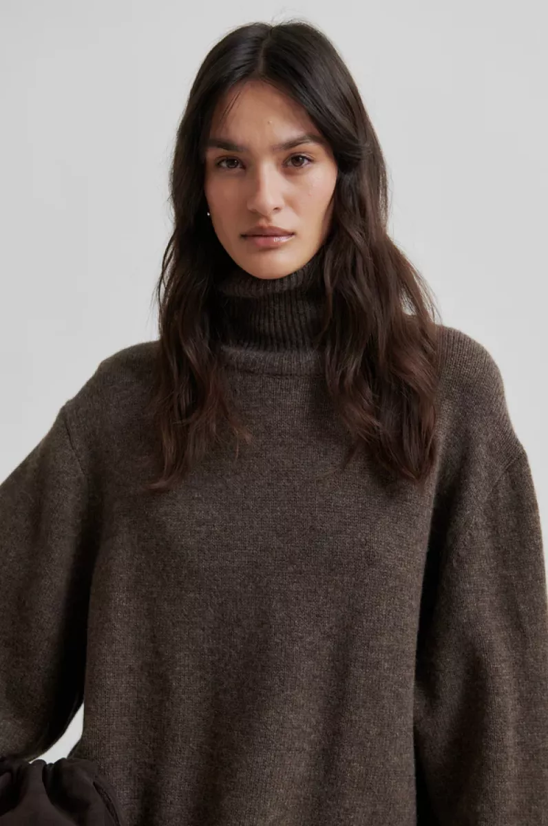 Second Female-Pullover-Alpha Knit T-neck-6103 Delicioso-BRUIN