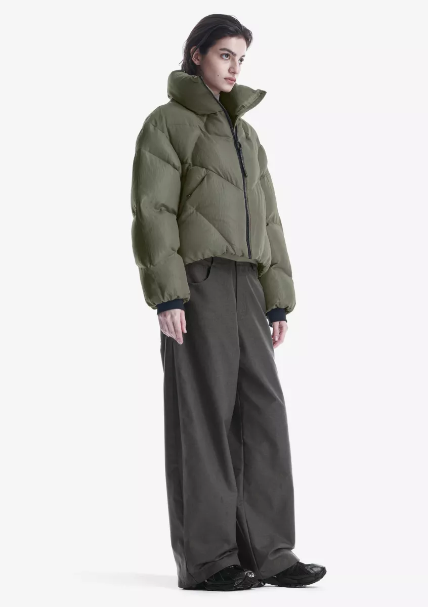 Krakatau-Nebula short puffer jacket-Qw531--513 Dark urban chic-LEGERGROEN