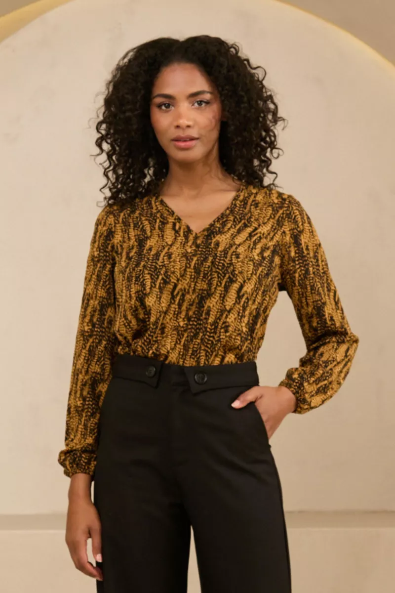LOFTY MANNER-Blouse agnes-QI11-819 feathers print-BRUIN COMBINATIES