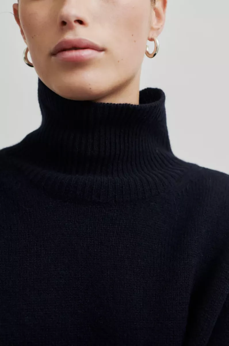 Second Female-Pullover-Alpha Knit T-neck-Night Sky-DONKER BLAUW