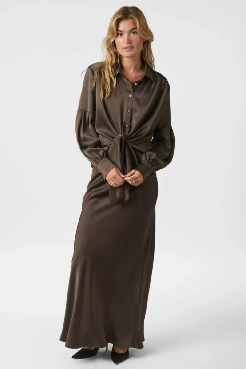 neo-noir-naja-satin-shirt-160801-676-dark-brown-donker-bruin-3 Neo Noir-Naja Satin Shirt-160801-676 Dark Brown-DONKER BRUIN