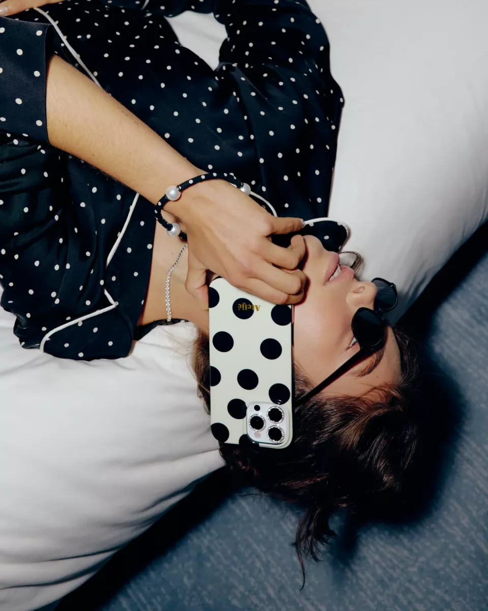 Ateljé--Iphone 14-Ivory Polkadot-IVOOR