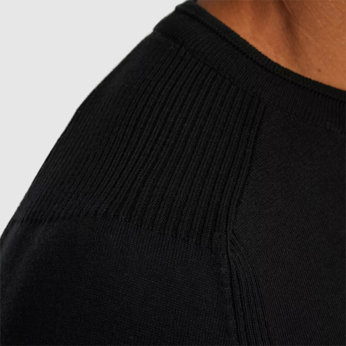 cast-iron-crewneck-essential-cotton-stretch-ckw2408300-999-black-black-6 CAST IRON-Crewneck essential cotton stretch-CKW2408300-999 Black-BLACK