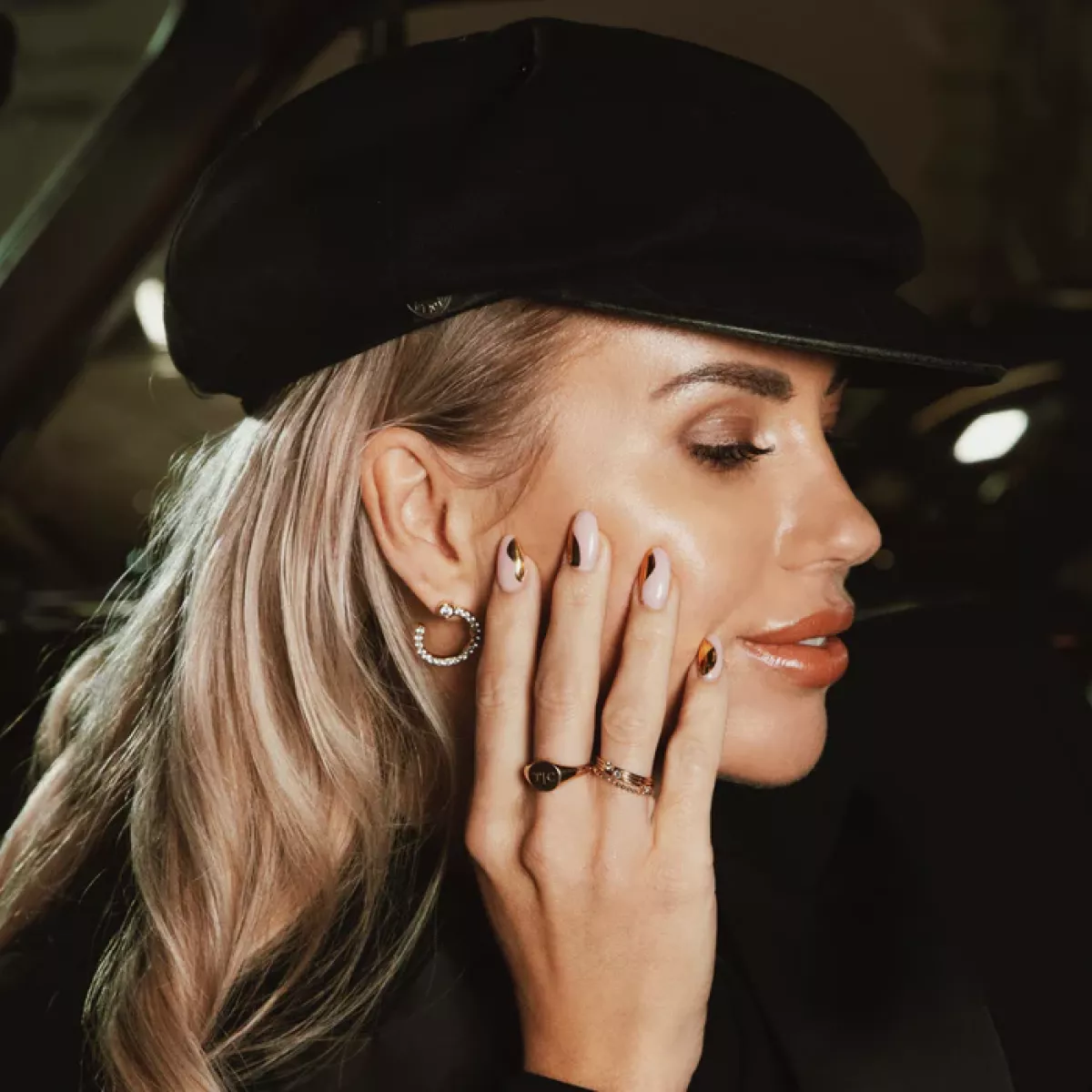 maniac-design-manicure-gold-kissed-by-vedder-en-vedde-25ah23-assorti-2 Maniac-Design Manicure-Gold Kissed By Vedder en Vedde-25AH23-ASSORTI