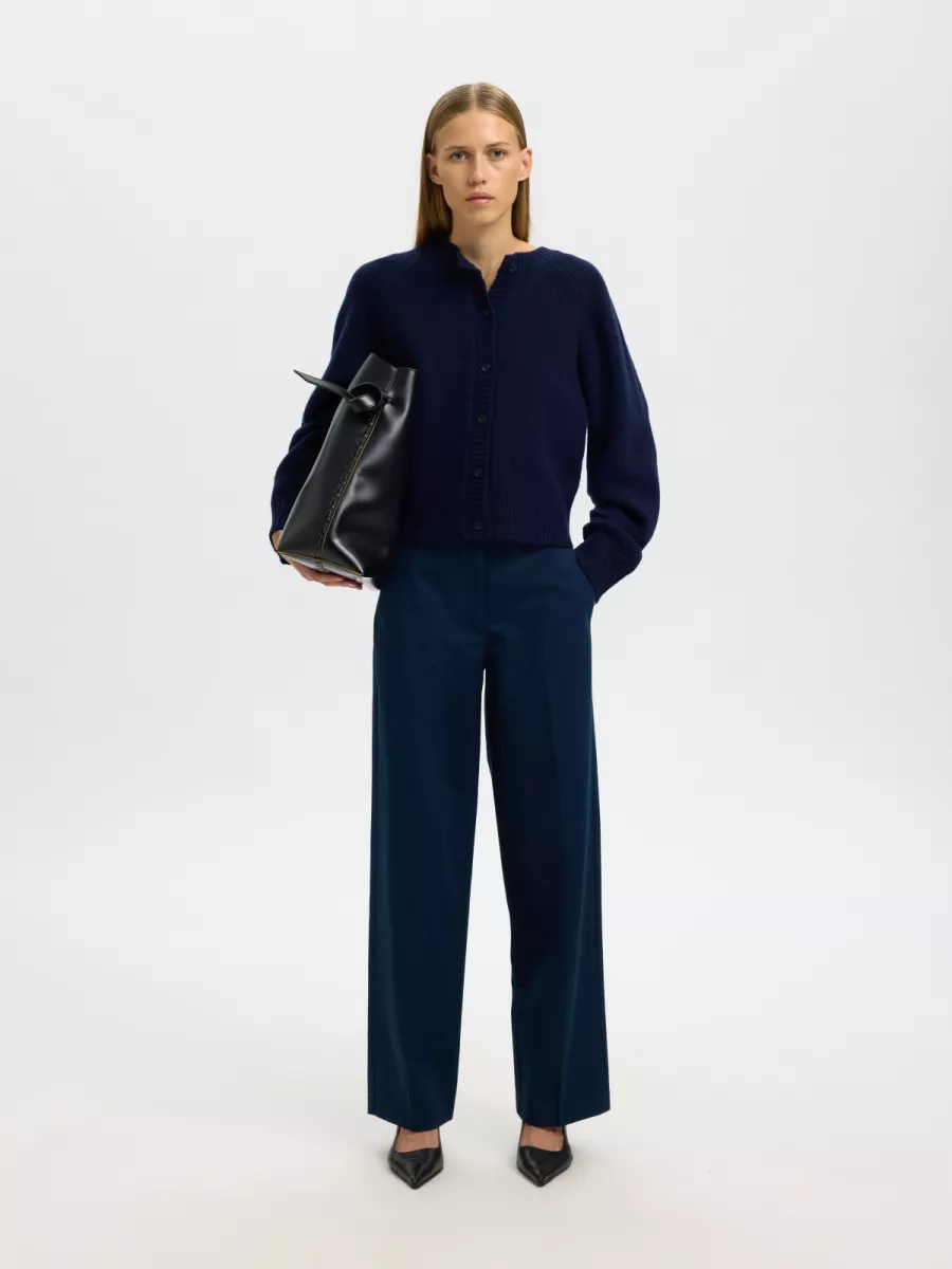 selected-femme-slfnora-short-ls-knit-o-cardigan-16099196-dark-sapphire-blauw-4 Selected Femme-SLFNORA SHORT LS KNIT O-CARDIGAN-16099196-Dark Sapphire-BLAUW