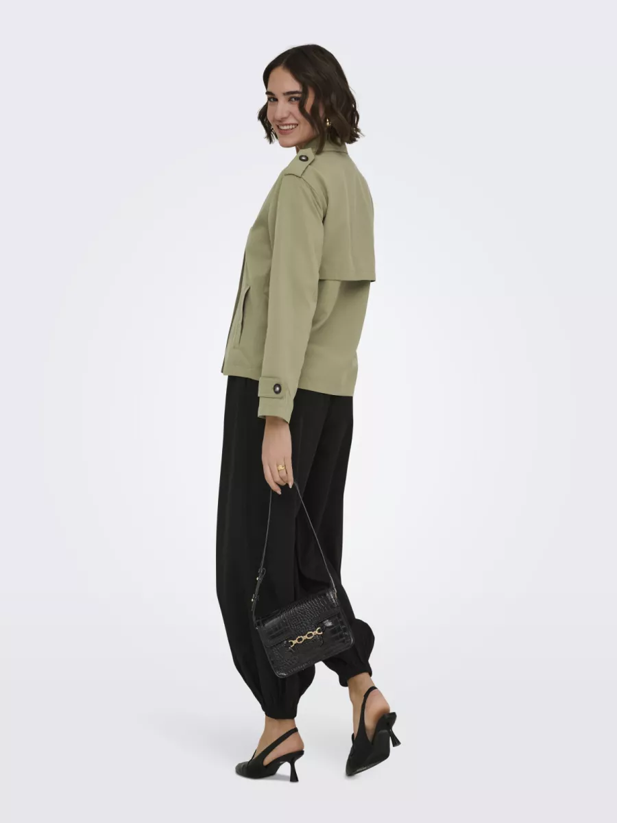 only-onlhannah-short-life-trenchcoat-otw-15371053-aloe-groen-3 ONLY-ONLHANNAH SHORT LIFE TRENCHCOAT OTW-15371053-Aloe-GROEN