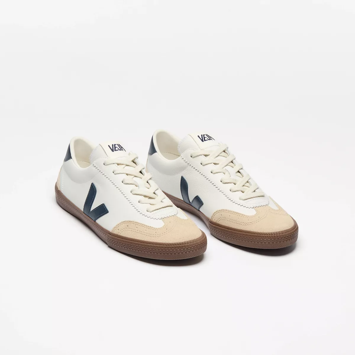 Veja--VO2003531AP1P08-White Nautico Brown-WIT COMBINATIES
