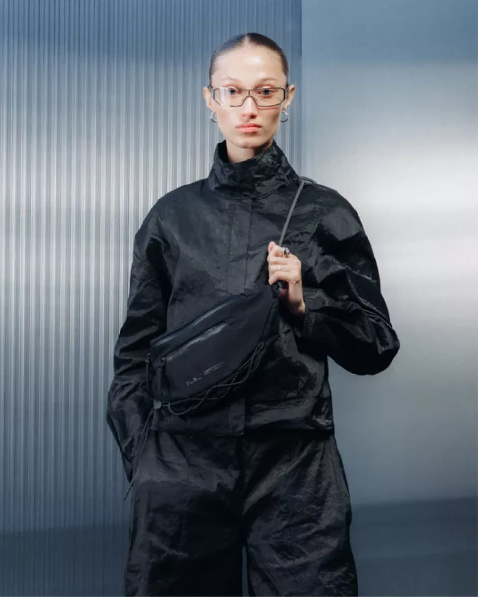 Db Journey-Roamer pro sling bag 6L-2000296004901-Black out-ZWART