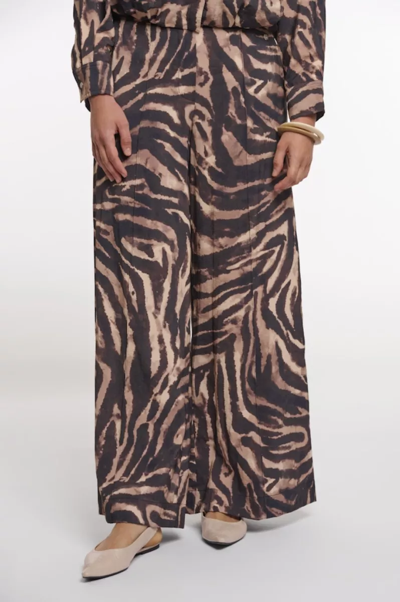 RINO & PELLE-Regular Length Wide Leg Pants-DarjaRegular.7002621-Brown Zebra-BRUIN COMBINATIES