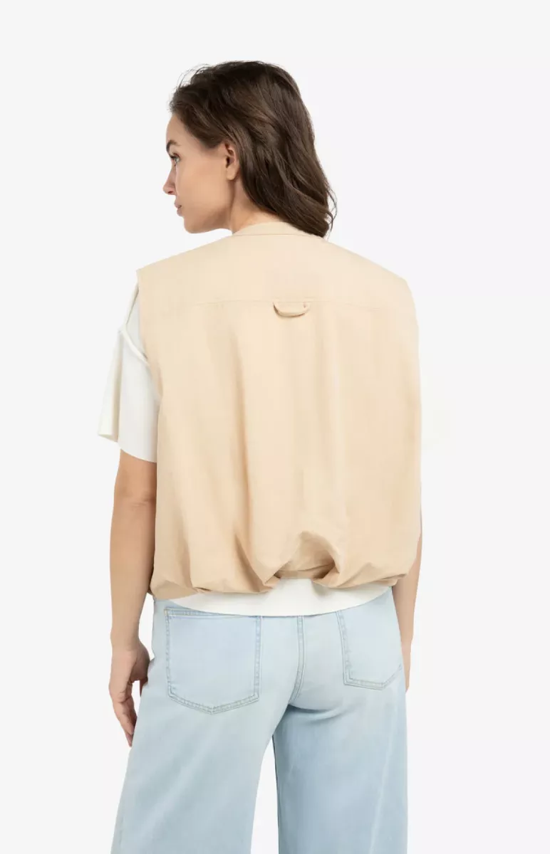 yaya-mouwloos-zomerjack-polyamide-cotton-99052-02-021007-603-99052-beige-2 YAYA-Mouwloos zomerjack; Polyamide/Cotton; 99052-02-021007-603-99052-BEIGE