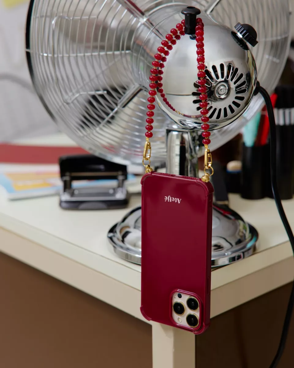 atelje-iphone-16-pro-max-bold-burgundy-bordeaux-1 Ateljé--Iphone 16 pro max-Bold Burgundy-BORDEAUX