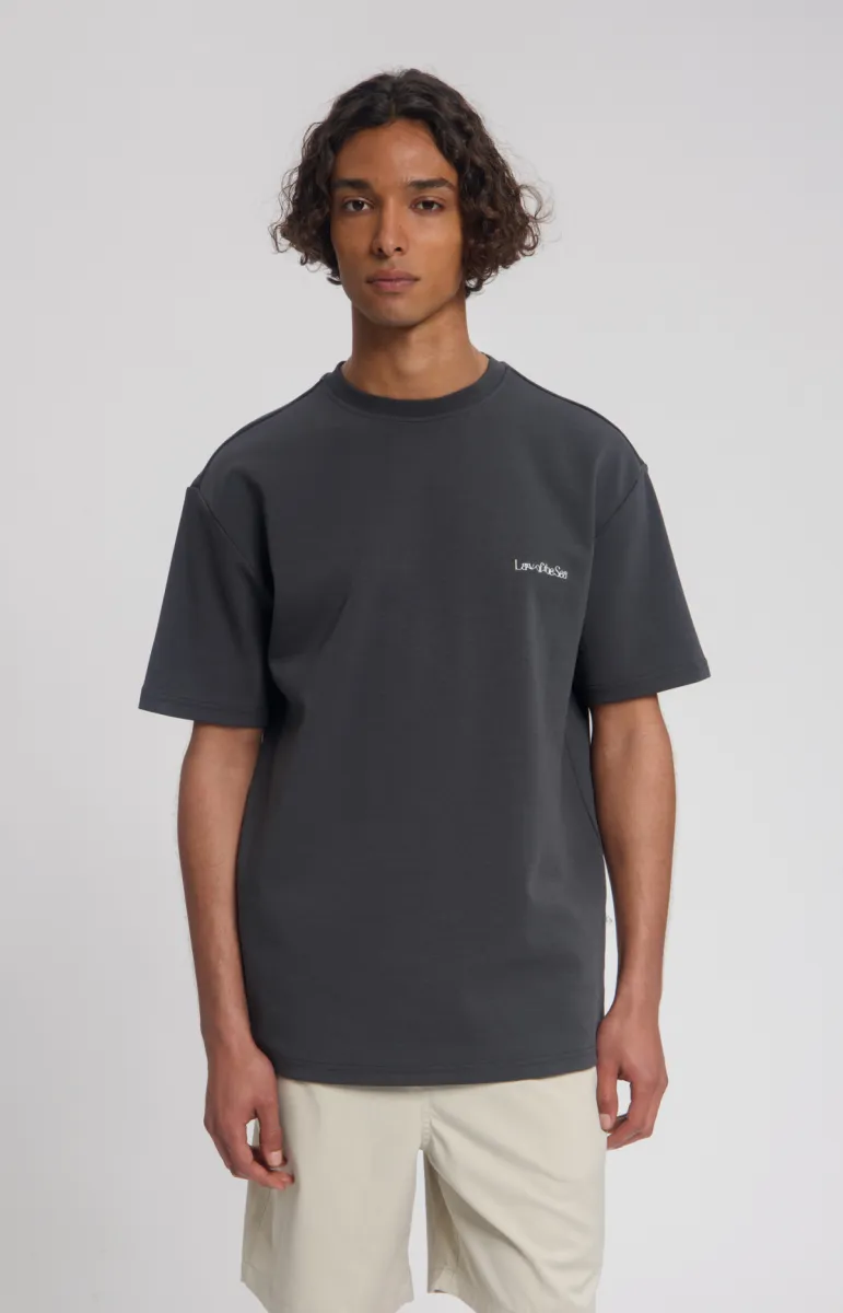 law-of-the-sea-palm-sway-artwork-tee-10439-715-phantom-donker-grijs-grafiet-2 Law of the Sea-Palm sway artwork tee-10439-715 Phantom-DONKER GRIJS/GRAFIET