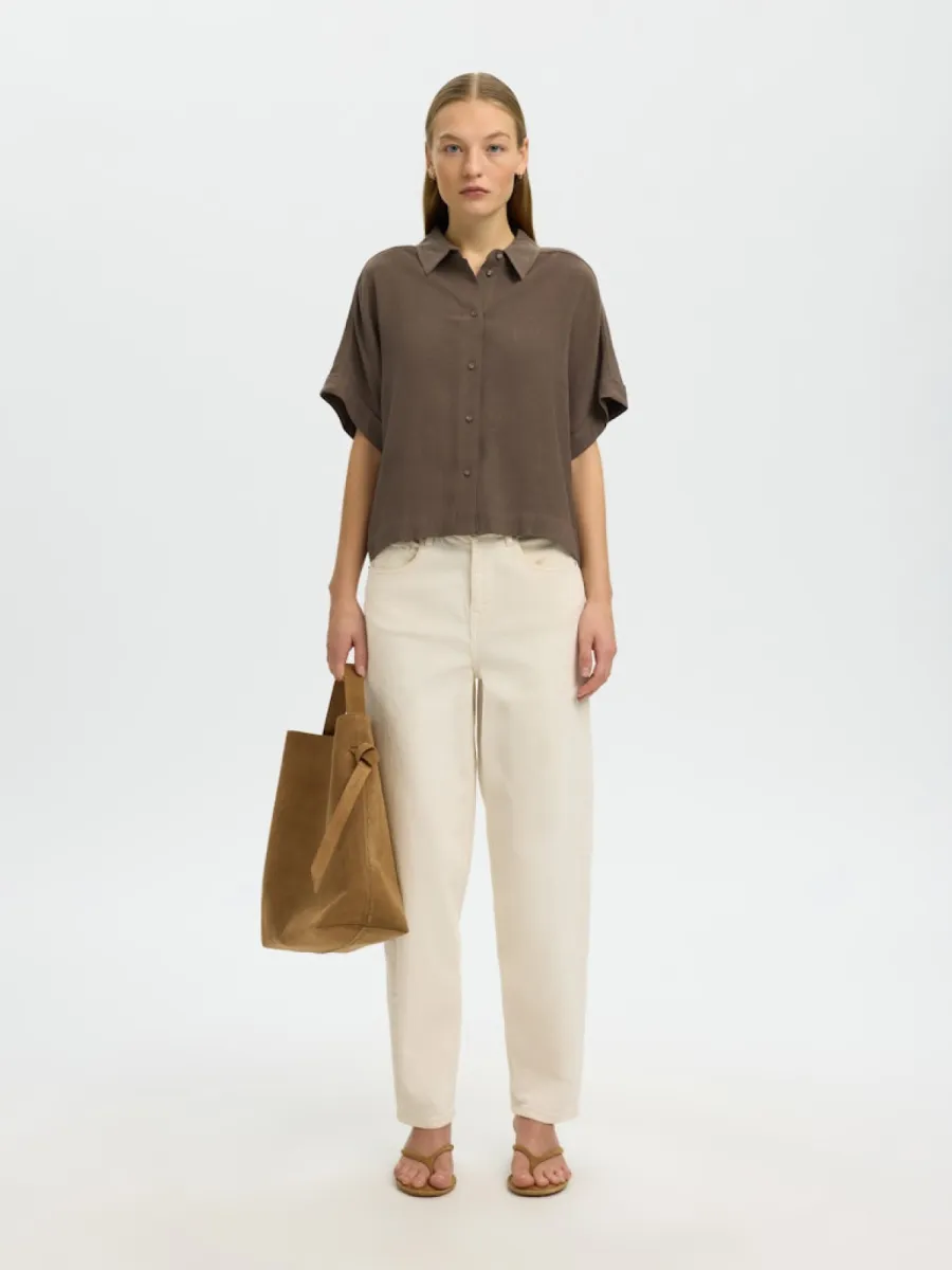 selected-femme-slwviva-ss-cropped-sun-shirt-noos-16093937-chocolate-chip-chocolade-2 Selected Femme-SLWVIVA SS CROPPED SUN SHIRT NOOS-16093937-Chocolate Chip-CHOCOLADE