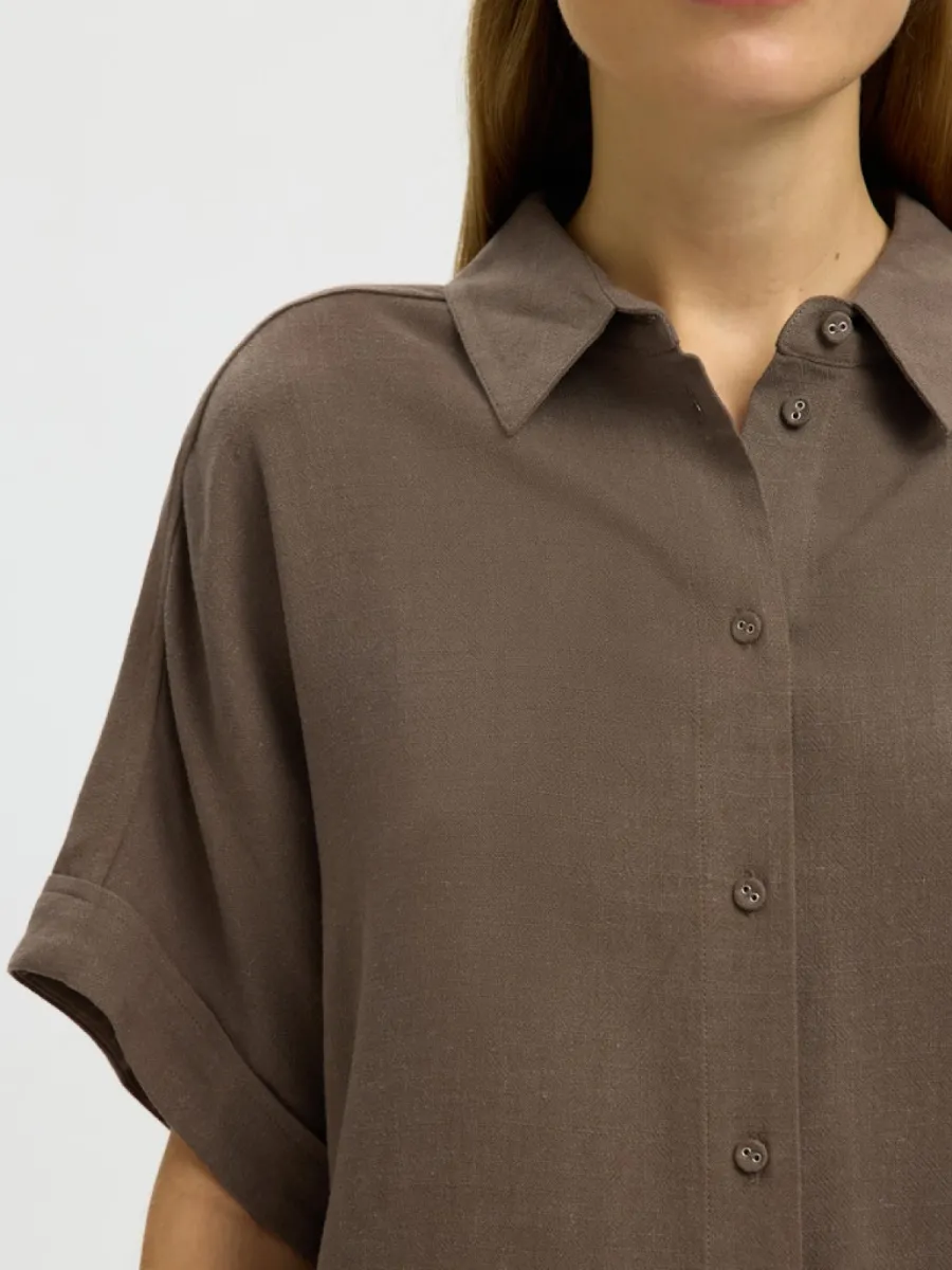 selected-femme-slwviva-ss-cropped-sun-shirt-noos-16093937-chocolate-chip-chocolade-3 Selected Femme-SLWVIVA SS CROPPED SUN SHIRT NOOS-16093937-Chocolate Chip-CHOCOLADE