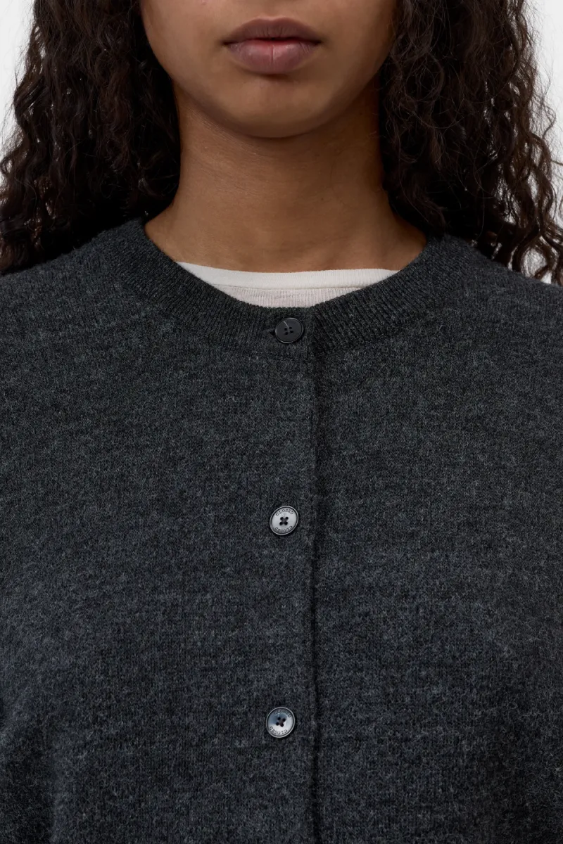 closed-crew-neck-cardigan-c96827-97h-cr-177-black-melange-zwart-5 Closed-Crew neck cardigan-C96827-97H-CR-177 Black melange-ZWART