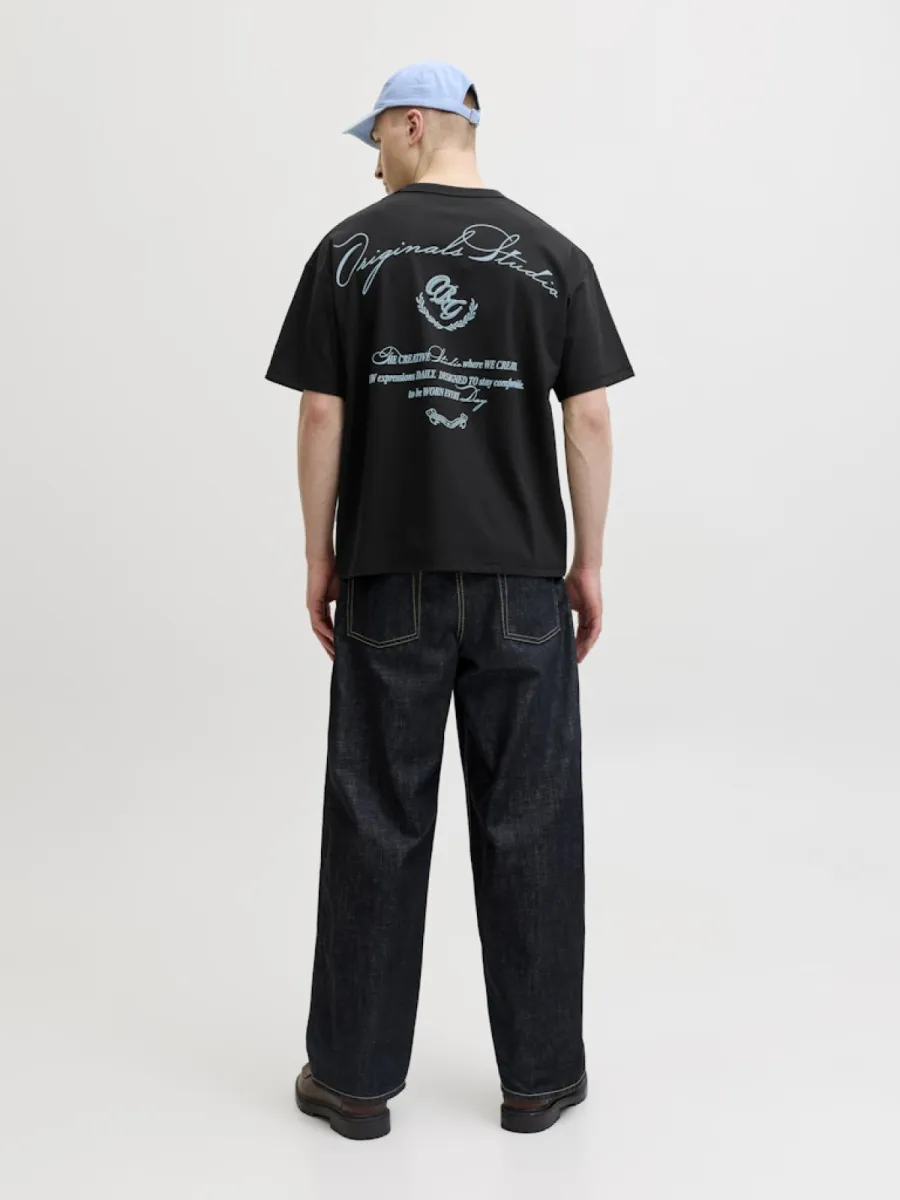 jack-jones-jorsanremo-typo-tee-ss-crew-neck-ln-12296421-black-zwart-3 JACK & JONES-JORSANREMO TYPO TEE SS CREW NECK LN-12296421-Black-ZWART
