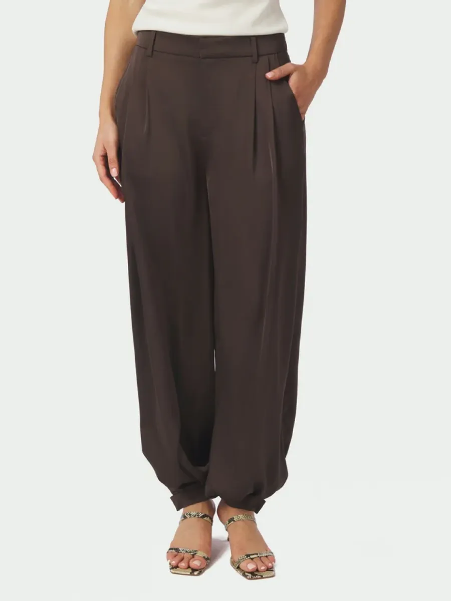 neo-noir-fayla-drapy-satin-balloon-pants-167418-676-dark-brown-donker-bruin-1 Neo Noir-Fayla drapy satin balloon pants-167418-676 Dark brown-DONKER BRUIN