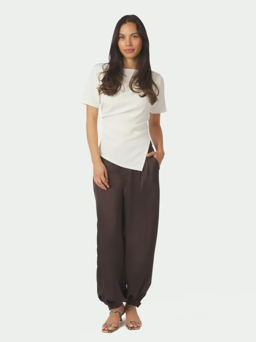 neo-noir-fayla-drapy-satin-balloon-pants-167418-676-dark-brown-donker-bruin-3 Neo Noir-Fayla drapy satin balloon pants-167418-676 Dark brown-DONKER BRUIN