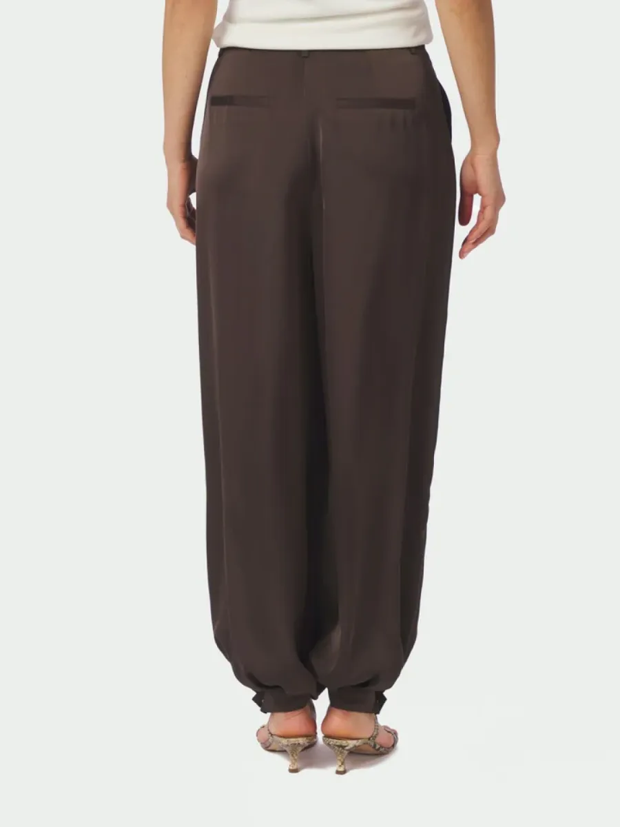 neo-noir-fayla-drapy-satin-balloon-pants-167418-676-dark-brown-donker-bruin-4 Neo Noir-Fayla drapy satin balloon pants-167418-676 Dark brown-DONKER BRUIN