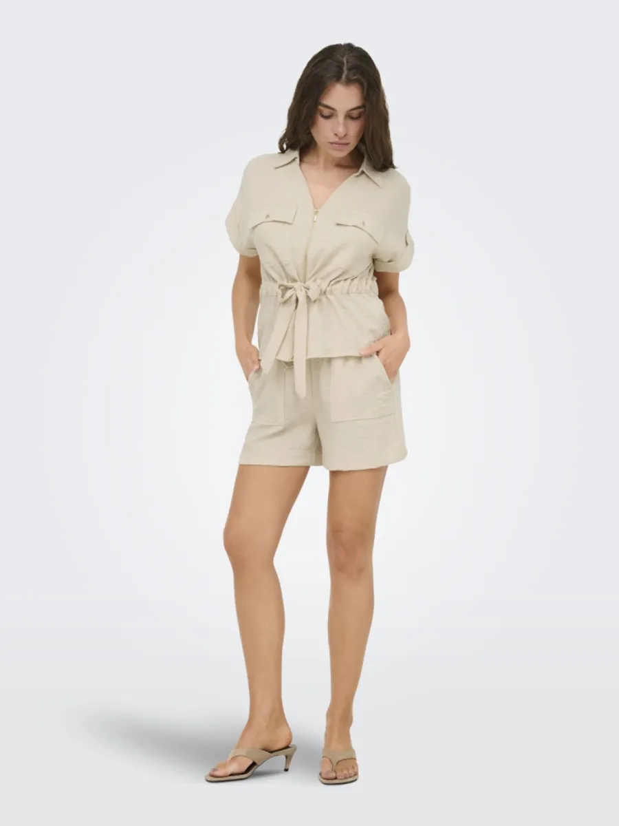 only-jdymille-s-s-zip-shirt-wvn-noos-15373098-sandshell-zand-2 ONLY-JDYMILLE S/S ZIP SHIRT WVN NOOS-15373098-Sandshell-ZAND