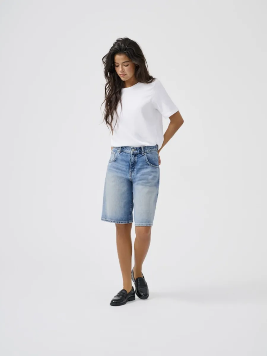 only-onlmate-reg-baggy-long-shorts-dnm-n-15340976-medium-blue-denim-midden-denim-4 ONLY-ONLMATE REG BAGGY LONG SHORTS DNM N-15340976-Medium Blue Denim-MIDDEN DENIM