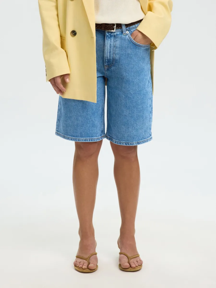 selected-femme-slfevelyn-kori-hw-light-blu-denim-shorts-16102621-light-blue-denim-denim-4 Selected Femme-SLFevelyn kori HW light blu denim shorts-16102621-Light Blue Denim-DENIM
