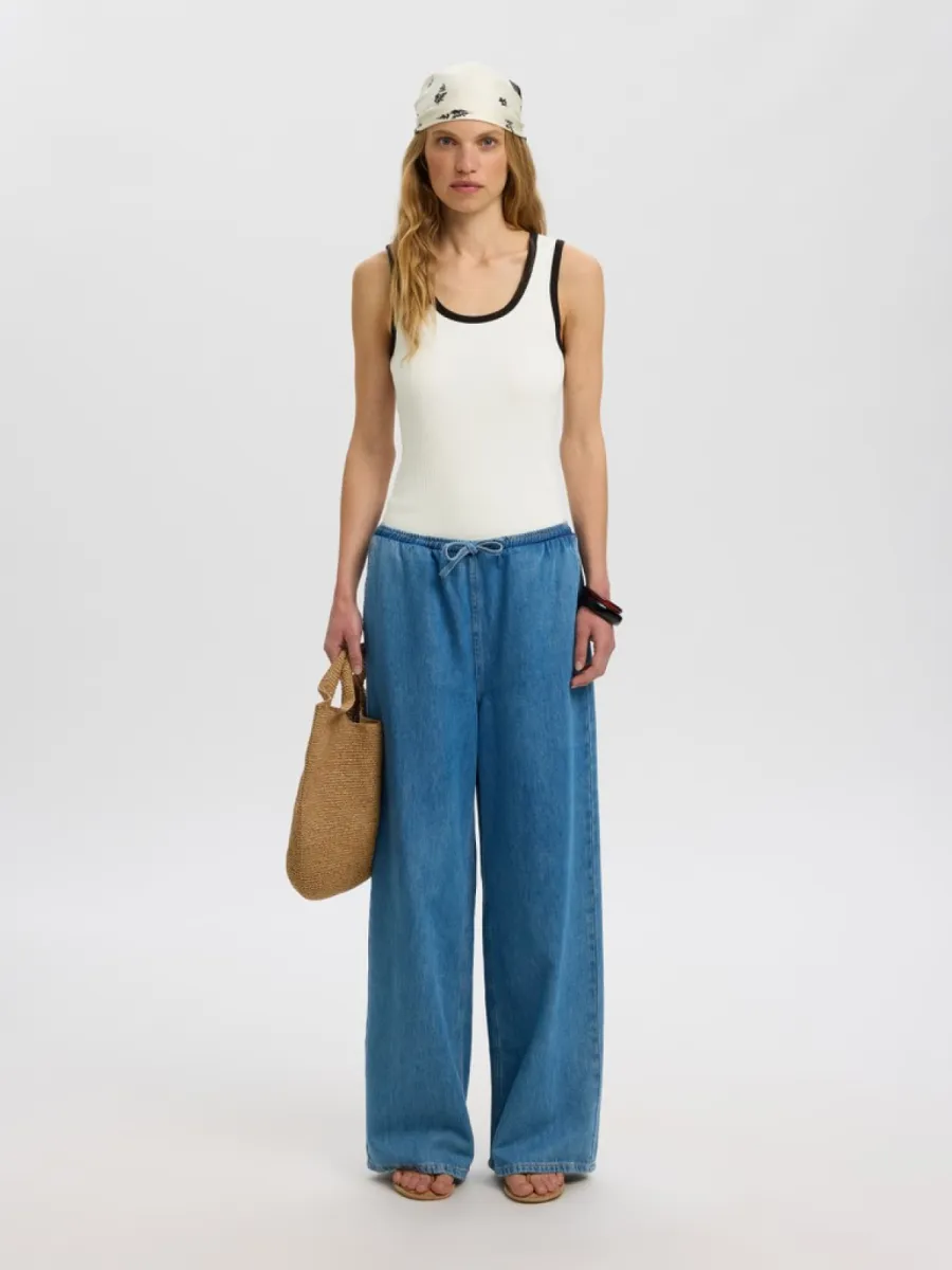 selected-femme-slwanna-contrast-sl-top-ex-16102860-snow-white-off-white-2 Selected Femme-SLWANNA CONTRAST SL TOP EX-16102860-Snow White-OFF WHITE