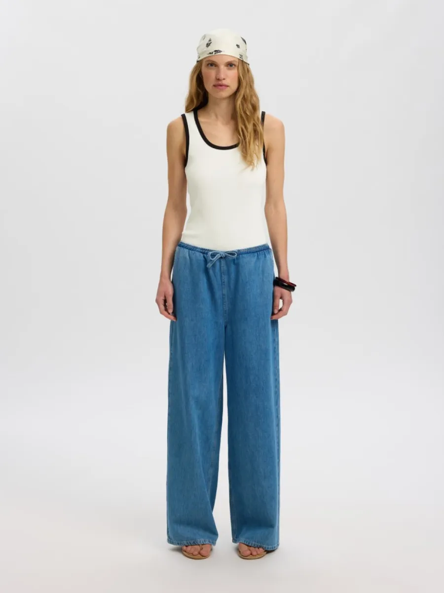 selected-femme-slwanna-contrast-sl-top-ex-16102860-snow-white-off-white-3 Selected Femme-SLWANNA CONTRAST SL TOP EX-16102860-Snow White-OFF WHITE