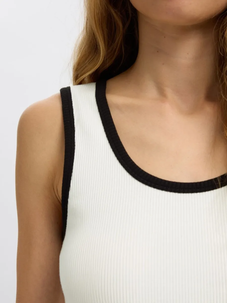 selected-femme-slwanna-contrast-sl-top-ex-16102860-snow-white-off-white-5 Selected Femme-SLWANNA CONTRAST SL TOP EX-16102860-Snow White-OFF WHITE