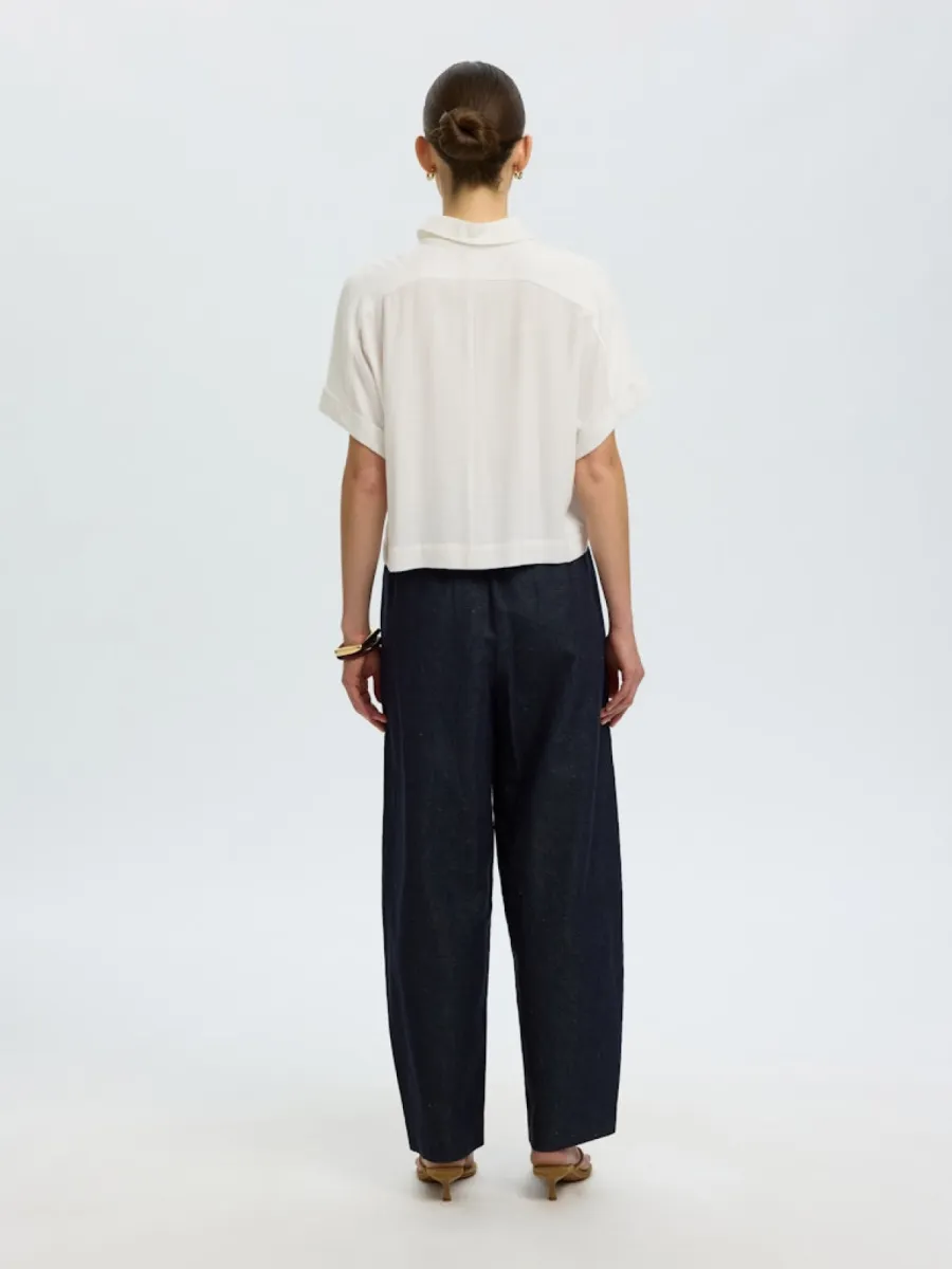 selected-femme-slwviva-ss-cropped-sun-shirt-noos-16093937-sandshell-zand-3 Selected Femme-SLWVIVA SS CROPPED SUN SHIRT NOOS-16093937-Sandshell-ZAND
