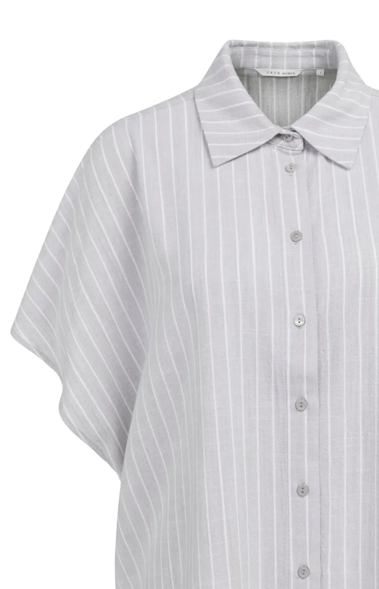 yaya-gestreepte-blouse-met-korte-mo-viscose-linen-441091-01-201224-606-441091-grijs-6 YAYA-Gestreepte blouse met korte mo; Viscose/Linen; 441091-01-201224-606-441091-GRIJS