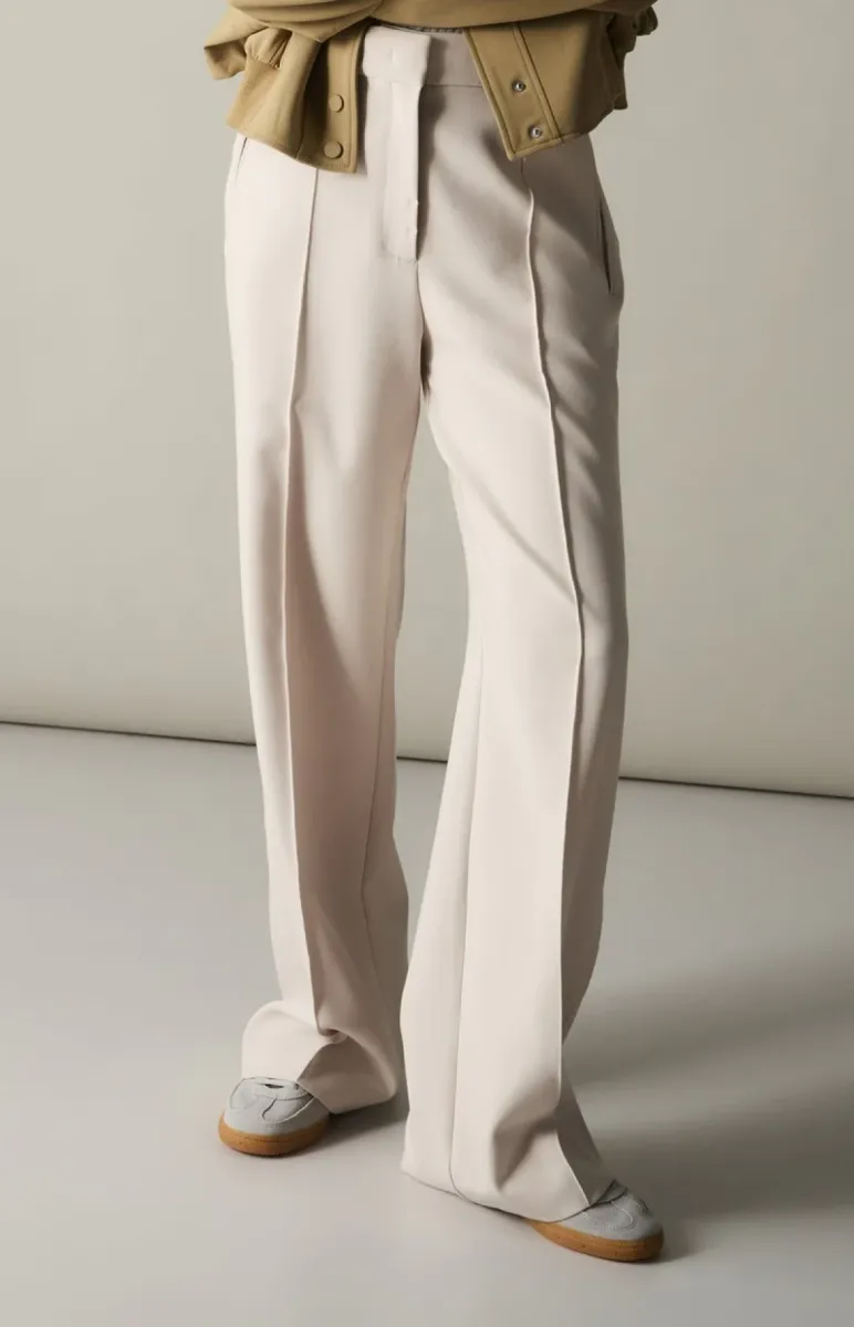 yaya-geweven-broek-met-stiksels-polyester-viscose-elastane-99044-01-301240-602-99044-beige-1 YAYA-Geweven broek met stiksels; Polyester/Viscose/Elastane; 99044-01-301240-602-99044-BEIGE