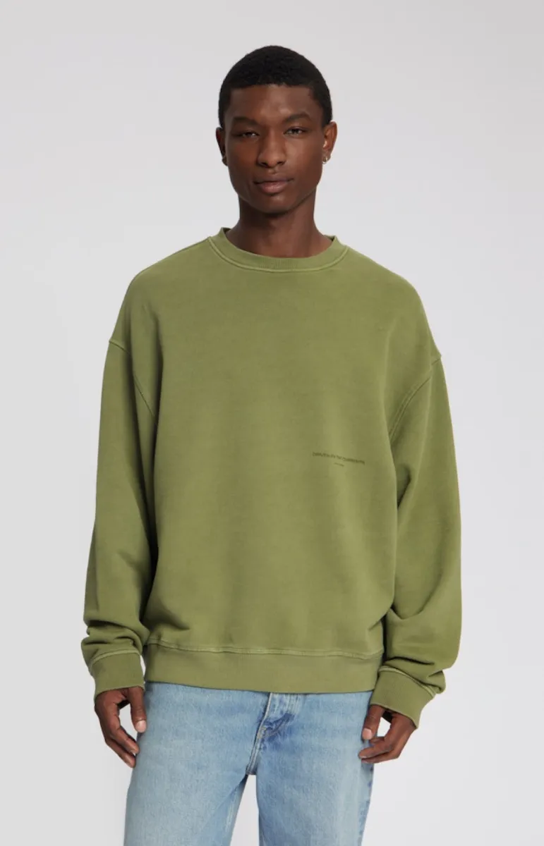 law-of-the-sea-torria-garment-dyed-crewneck-sweat-10518-420-martini-olive-olijf-2 Law of the Sea-Torria garment dyed crewneck sweat-10518-420 Martini olive-OLIJF