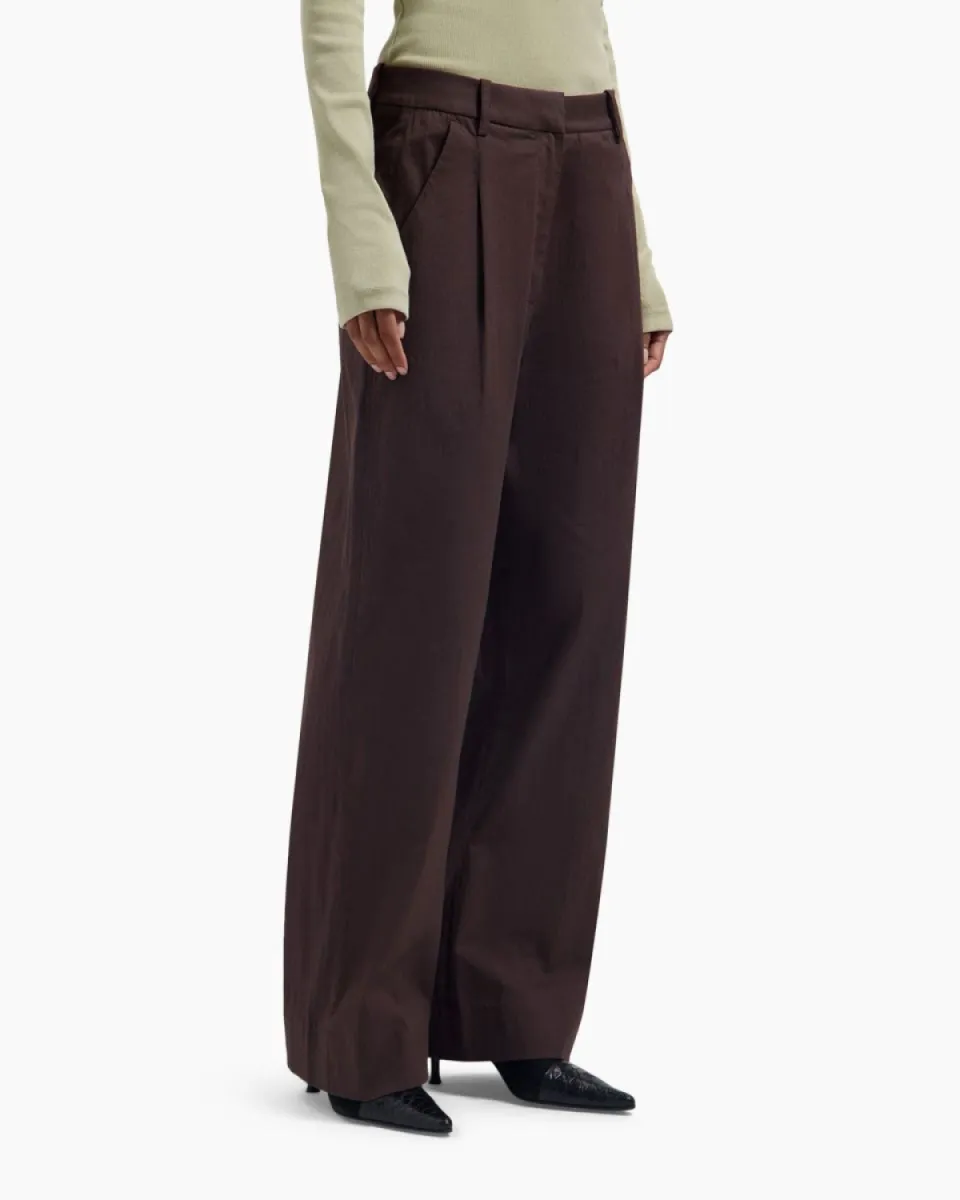 Olaf-Tailored trousers-W260401-Chocolate plum-CHOCOLADE
