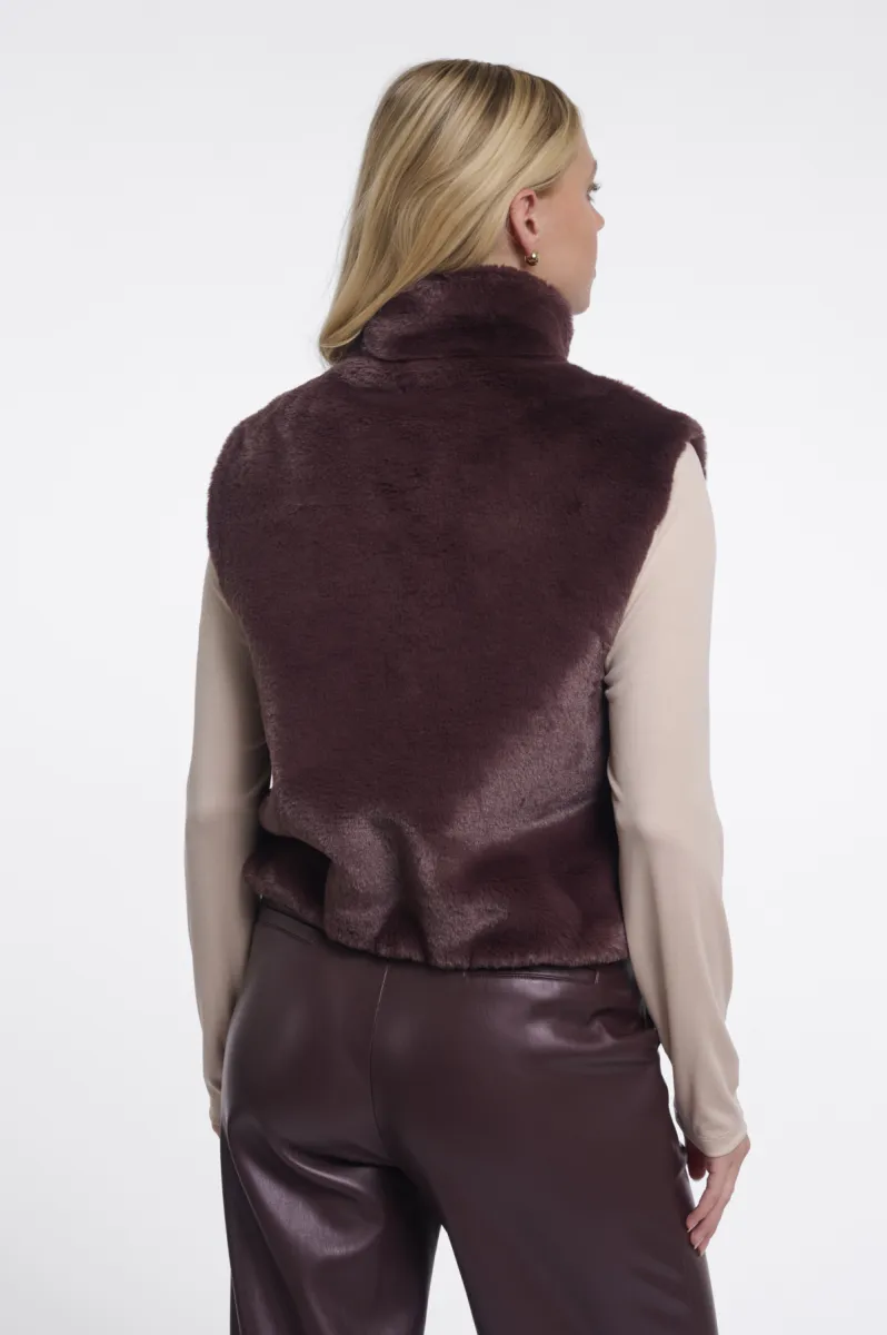 rino-pelle-short-faux-fur-waistcoat-nikki7002611-10873-chocolate-bean-chocolade-2 RINO & PELLE-Short Faux Fur Waistcoat-Nikki.7002611-10873 Chocolate Bean-CHOCOLADE