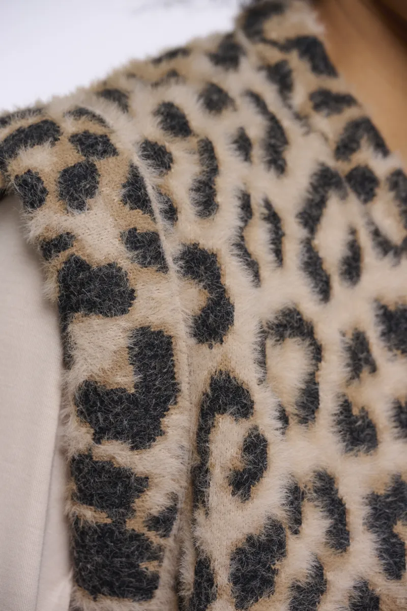RINO & PELLE-Short Waistcoat-Elona.5012611-10307 Light Leopard-BRUIN COMBINATIES