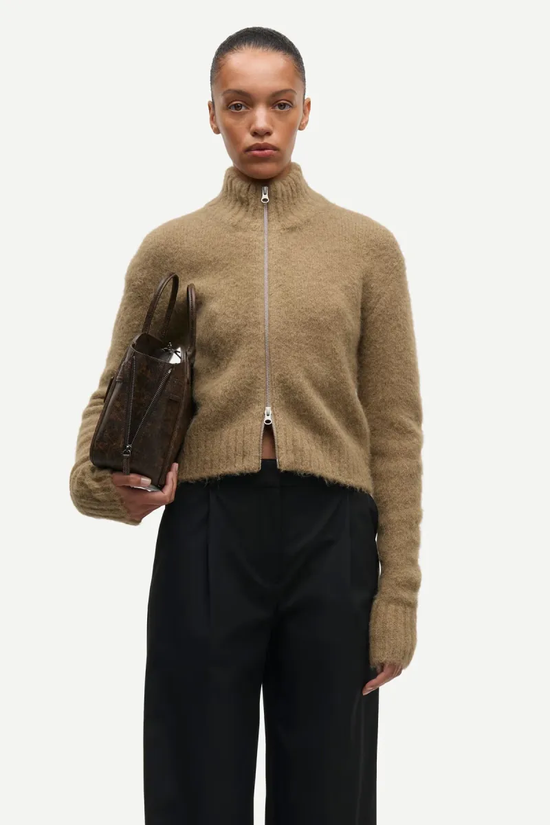 samsoe-samsoe-sajenne-cardigan-15425-f24400072-lead-grey-olijf-1 Samsoe Samsoe-Sajenne cardigan 15425-F24400072-Lead grey-OLIJF