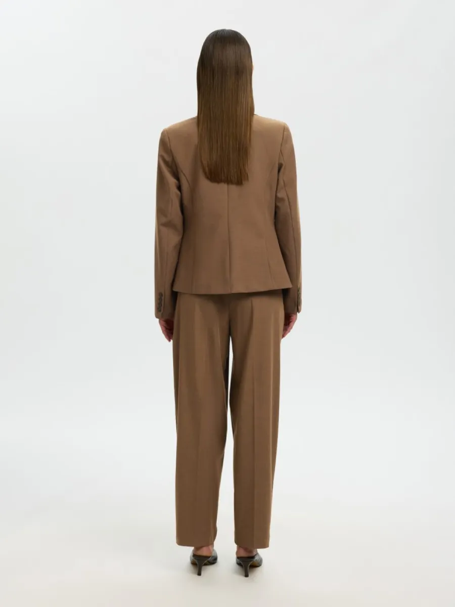 selected-femme-slwfitted-signe-blazer-noos-16101746-toffee-cafe-1 Selected Femme-SLWFITTED SIGNE BLAZER NOOS-16101746-Toffee-CAFE