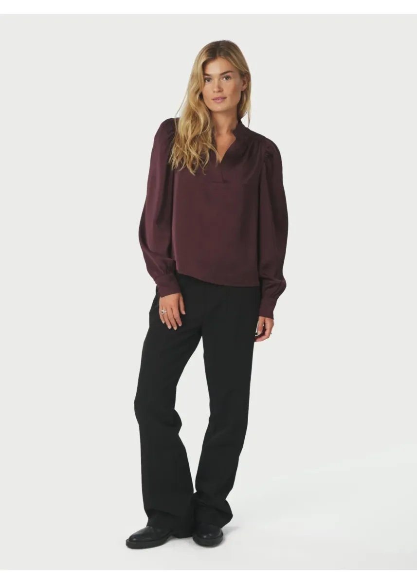 neo-noir-rosslynn-heavy-sateen-blouse-163769-174-burgundy-bordeaux-2 Neo Noir-Rosslynn Heavy Sateen Blouse-163769-174 Burgundy-BORDEAUX