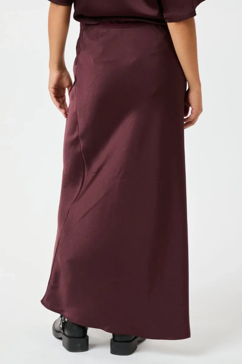 neo-noir-vicky-heavy-sateen-skirt-159588-174-burgundy-bordeaux-3 Neo Noir-Vicky Heavy Sateen Skirt-159588-174 Burgundy-BORDEAUX