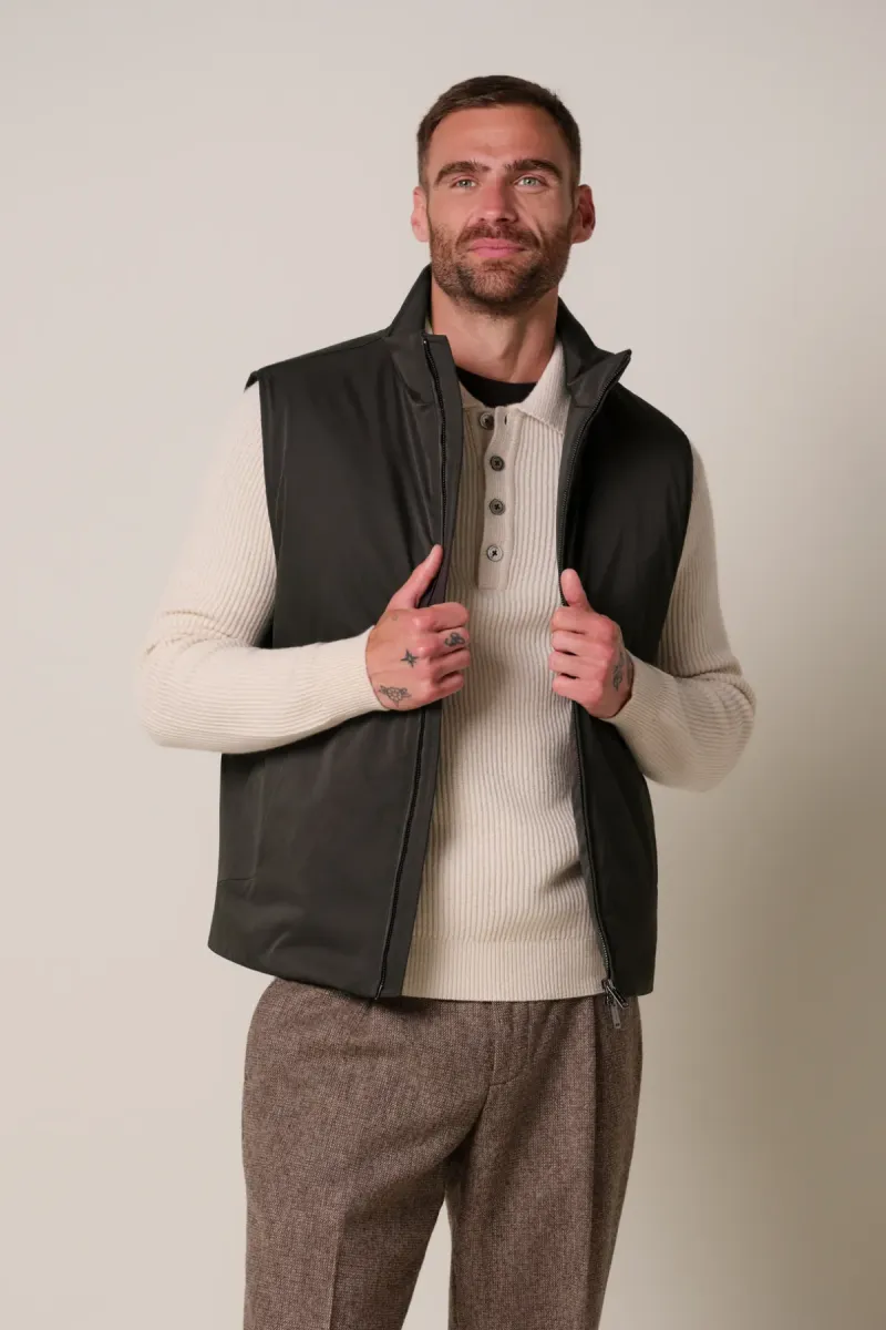 profuomo-magnet-bodywarmer-ppxu30001c-h2-dark-brown-donker-bruin-1 Profuomo-Magnet bodywarmer-PPXU30001C-H2 Dark brown-DONKER BRUIN