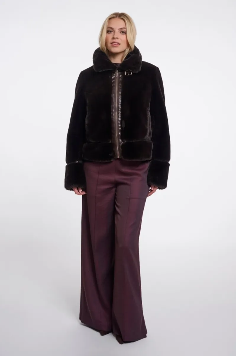 rino-pelle-short-faux-fur-jacket-lambra-11104-peated-bruin-1 RINO & PELLE-Short Faux Fur Jacket-Lambra-11104 Peated-BRUIN