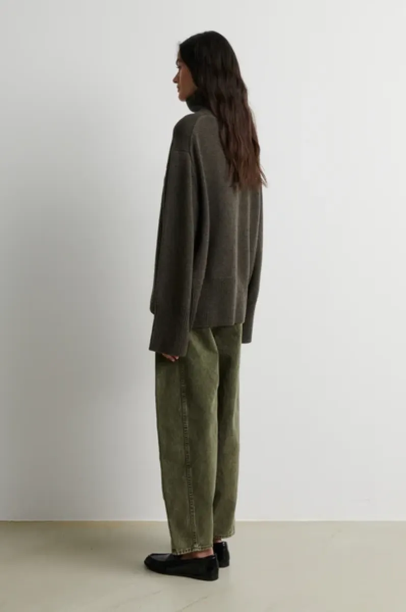 second-female-59195-alpha-knit-t-neck-8004-black-olive-bruin-4 Second Female-59195-Alpha Knit T-neck-8004 Black Olive-BRUIN