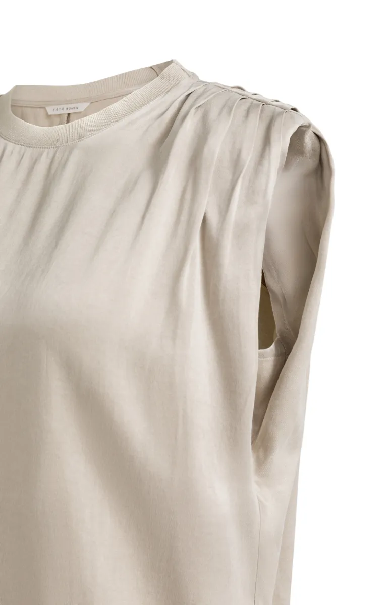 yaya-mouwloze-top-met-plooien-op-de-lyocell-rayon-silk-61103-01-701408-608-61103-blauw-3 YAYA-Mouwloze top met plooien op de; Lyocell/Rayon Silk; 61103-01-701408-608-61103-BLAUW
