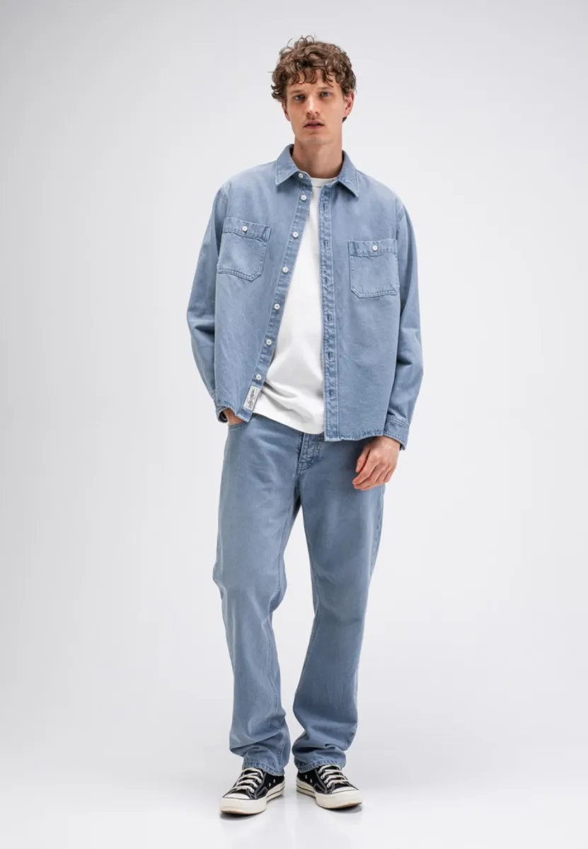 butcher-of-blue-blaine-garment-dyed-overshirt-m2624007-856-shark-blue-licht-blauw-1 BUTCHER OF BLUE-Blaine garment dyed overshirt-M2624007-856 Shark blue-LICHT BLAUW