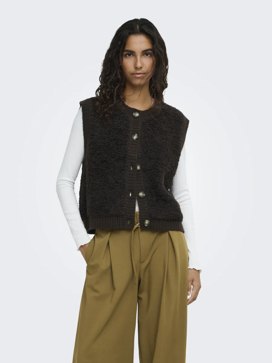 jdy-jdyeira-life-s-l-on-button-vest-knt-15359800-chocolate-torte-chocolade-1 JDY-JDYEIRA LIFE S/L ON BUTTON VEST KNT-15359800-Chocolate Torte-CHOCOLADE